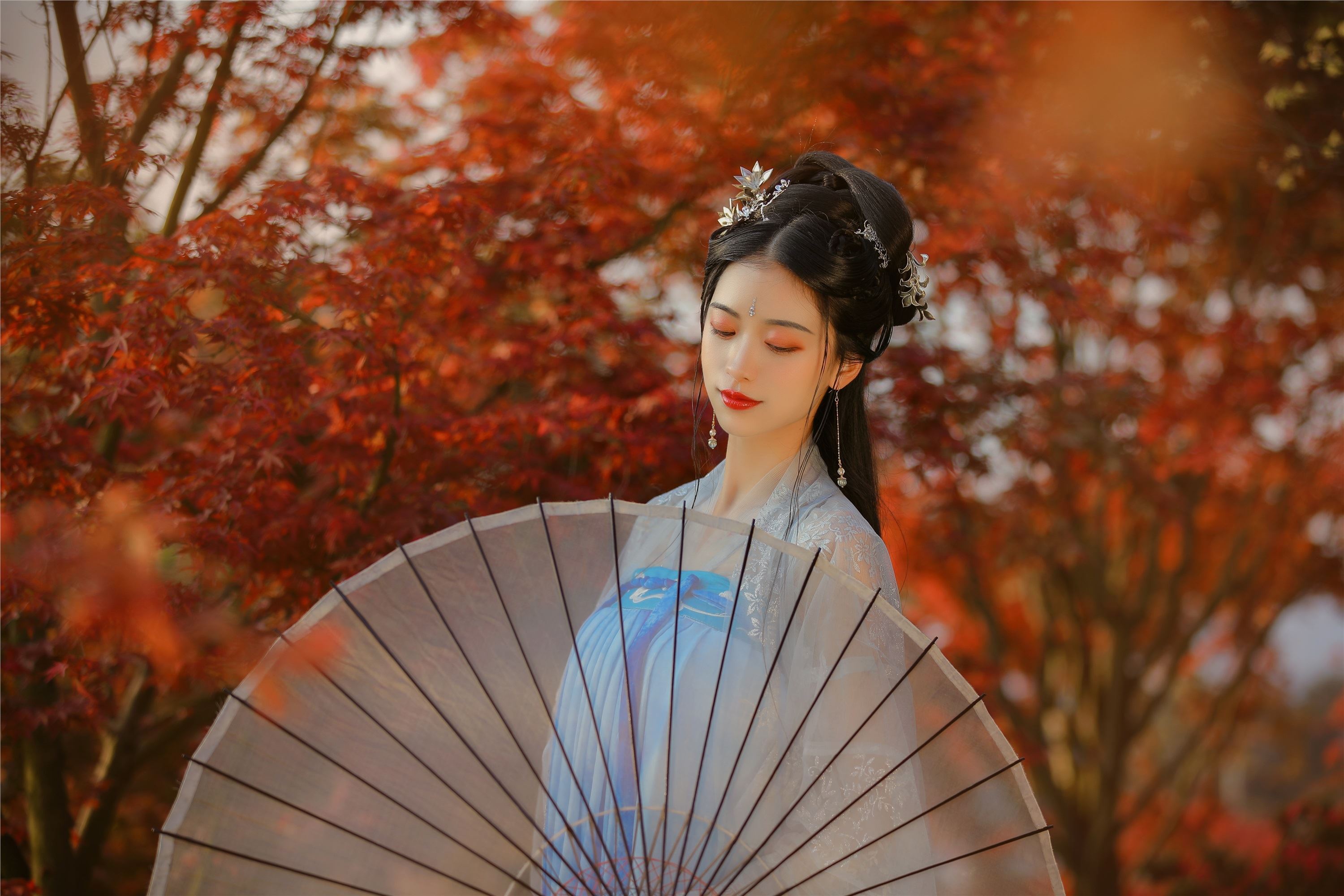 YITUYU艺图语 2021.08.23 秋枫萧瑟 吉祥祥